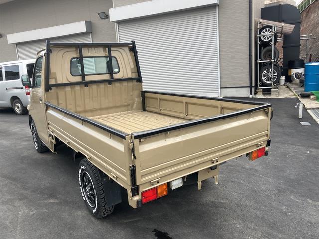 タウンエーストラック 　ＡＴ　ＥＴＣ　ナビ　ＴＶ　アルミホイール　エアコン　運転席エアバッグ　助手席エアバッグ　ＣＤ　ＤＶＤ再生　ＵＳＢ　Ｂｌｕｅｔｏｏｔｈ（9枚目）