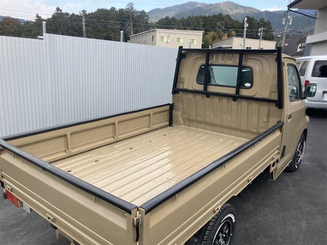 タウンエーストラック 　ＡＴ　ＥＴＣ　ナビ　ＴＶ　アルミホイール　エアコン　運転席エアバッグ　助手席エアバッグ　ＣＤ　ＤＶＤ再生　ＵＳＢ　Ｂｌｕｅｔｏｏｔｈ（12枚目）