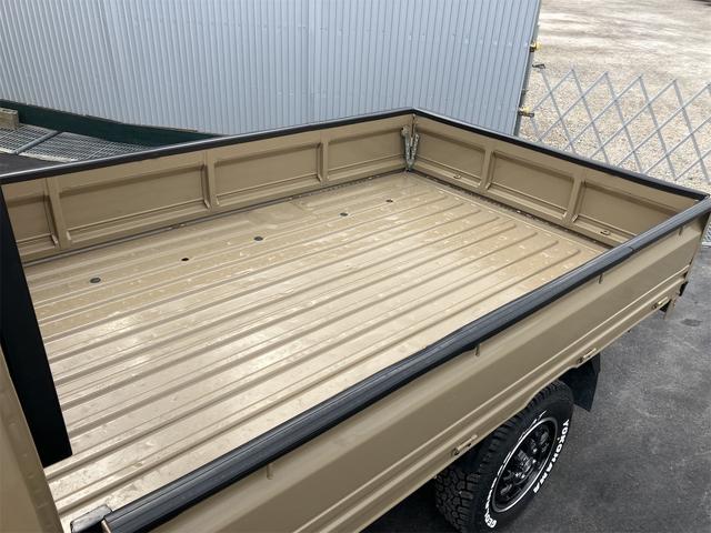 タウンエーストラック 　ＡＴ　ＥＴＣ　ナビ　ＴＶ　アルミホイール　エアコン　運転席エアバッグ　助手席エアバッグ　ＣＤ　ＤＶＤ再生　ＵＳＢ　Ｂｌｕｅｔｏｏｔｈ（16枚目）