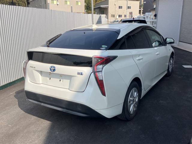 プリウス Ｓ　ドライブレコーダー　レーンアシスト　オートクルーズコントロール　衝突被害軽減システム　バックカメラ　ナビ　ＴＶ　アルミホイール　オートマチックハイビーム　オートライト　ＬＥＤヘッドランプ　ＣＶＴ（16枚目）