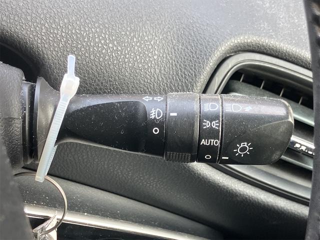 プリウス Ｓ　ドライブレコーダー　レーンアシスト　オートクルーズコントロール　衝突被害軽減システム　バックカメラ　ナビ　ＴＶ　アルミホイール　オートマチックハイビーム　オートライト　ＬＥＤヘッドランプ　ＣＶＴ（43枚目）