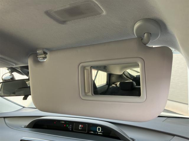 プリウス Ｓ　ドライブレコーダー　レーンアシスト　オートクルーズコントロール　衝突被害軽減システム　バックカメラ　ナビ　ＴＶ　アルミホイール　オートマチックハイビーム　オートライト　ＬＥＤヘッドランプ　ＣＶＴ（52枚目）