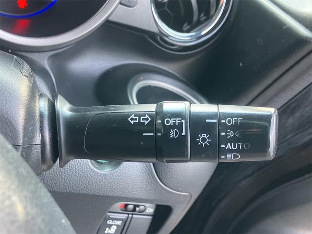 Ｎ－ＢＯＸカスタム Ｇ・Ｌパッケージ　両側スライド・片側電動　オートライト　ＨＩＤ　スマートキー　アイドリングストップ　電動格納ミラー　ベンチシート　ＣＶＴ　盗難防止システム　ＡＢＳ　ＥＳＣ　ＣＤ　ＵＳＢ　ミュージックプレイヤー接続可（42枚目）