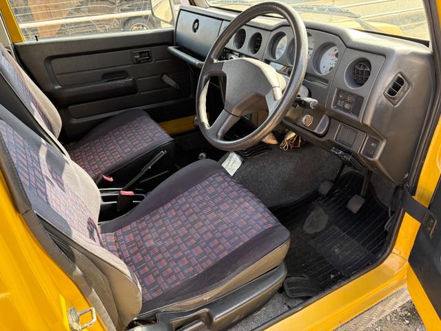 ジムニー 　リフトアップ　バンパー　マフラー　５速（9枚目）