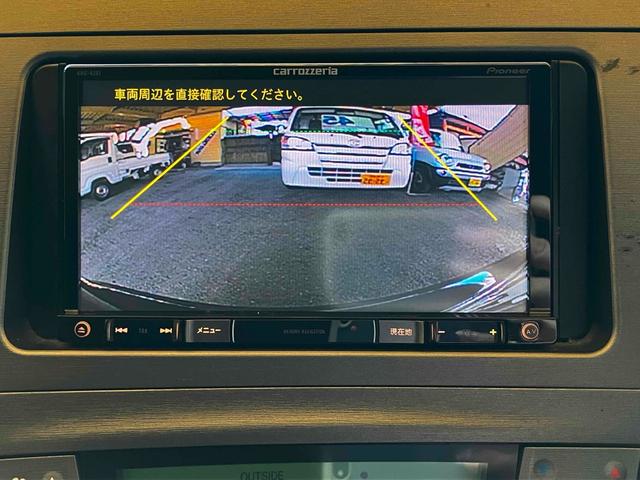 プリウス Ｓ　ＥＴＣ　バックカメラ　ナビ　ＴＶ　ローダウン　アルミホイール　オートライト　ＨＩＤ　ＣＶＴ　スマートキー　電動格納ミラー　盗難防止システム　ＣＤ　ＵＳＢ　ミュージックプレイヤー接続可（4枚目）