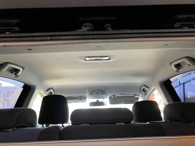 プリウス Ｓ　ＥＴＣ　バックカメラ　ナビ　ＴＶ　ローダウン　アルミホイール　オートライト　ＨＩＤ　ＣＶＴ　スマートキー　電動格納ミラー　盗難防止システム　ＣＤ　ＵＳＢ　ミュージックプレイヤー接続可（25枚目）