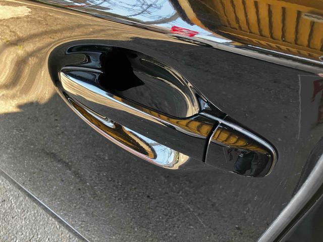 プリウス Ｓ　ＥＴＣ　バックカメラ　ナビ　ＴＶ　ローダウン　アルミホイール　オートライト　ＨＩＤ　ＣＶＴ　スマートキー　電動格納ミラー　盗難防止システム　ＣＤ　ＵＳＢ　ミュージックプレイヤー接続可（26枚目）