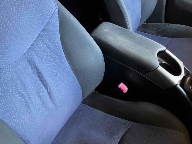 プリウス Ｓ　ＥＴＣ　バックカメラ　ナビ　ＴＶ　ローダウン　アルミホイール　オートライト　ＨＩＤ　ＣＶＴ　スマートキー　電動格納ミラー　盗難防止システム　ＣＤ　ＵＳＢ　ミュージックプレイヤー接続可（49枚目）