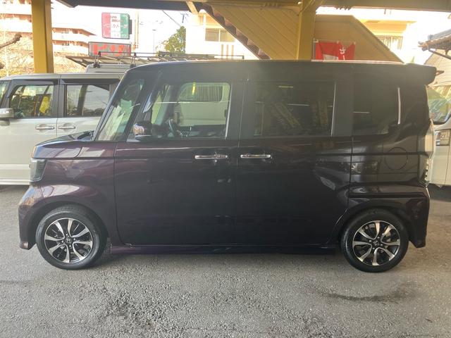 N-BOXカスタム G・Lホンダセンシング 後席モニター ドライブレコーダー ETC メモリーナビ バックカメラ DVD CD Bluetoothオーディオ 左側パワースライドドア レザーシートカバー オートライト オートマティックハイビーム(8枚目)