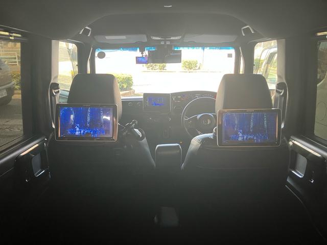 N-BOXカスタム G・Lホンダセンシング 後席モニター ドライブレコーダー ETC メモリーナビ バックカメラ DVD CD Bluetoothオーディオ 左側パワースライドドア レザーシートカバー オートライト オートマティックハイビーム(12枚目)