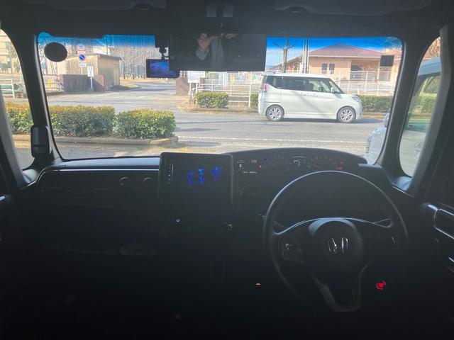 N-BOXカスタム G・Lホンダセンシング 後席モニター ドライブレコーダー ETC メモリーナビ バックカメラ DVD CD Bluetoothオーディオ 左側パワースライドドア レザーシートカバー オートライト オートマティックハイビーム(14枚目)