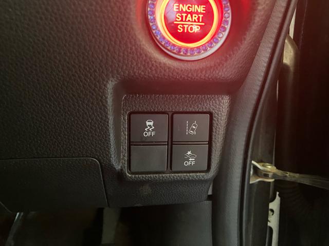 N-BOXカスタム G・Lホンダセンシング 後席モニター ドライブレコーダー ETC メモリーナビ バックカメラ DVD CD Bluetoothオーディオ 左側パワースライドドア レザーシートカバー オートライト オートマティックハイビーム(24枚目)