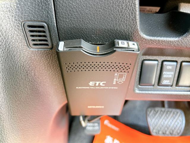セレナ ハイウェイスター　Ｖセレクション　保証１２ヵ月・走行無制限　ＥＴＣ　バックカメラ　ナビ　ＴＶ　オートクルーズコントロール　両側電動スライドドア　オートライト　スマートキー　アイドリングストップ　電動格納ミラー　後席モニター　３列シート（6枚目）