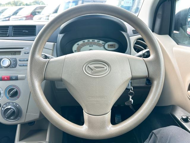 ミラ Ｌ　キーレスエントリー　電動格納ミラー　ＭＴ　盗難防止システム　ＣＤ　衝突安全ボディ　エアコン　パワーステアリング　パワーウィンドウ　運転席エアバッグ　助手席エアバッグ（3枚目）