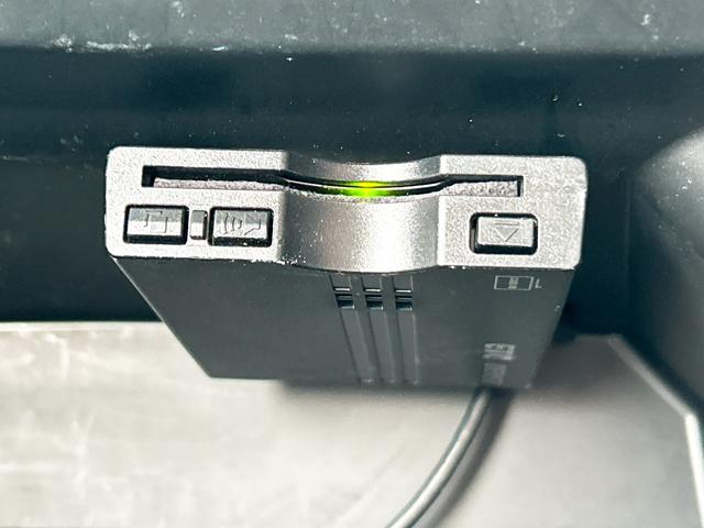 Ｎ－ＢＯＸ Ｇ　ＳＳパッケージ　ＥＴＣ　バックカメラ　両側電動スライドドア　ナビ　ＴＶ　衝突被害軽減システム　スマートキー　アイドリングストップ　電動格納ミラー　ベンチシート　ＣＶＴ　盗難防止システム　ＡＢＳ　ＥＳＣ　ＣＤ（4枚目）