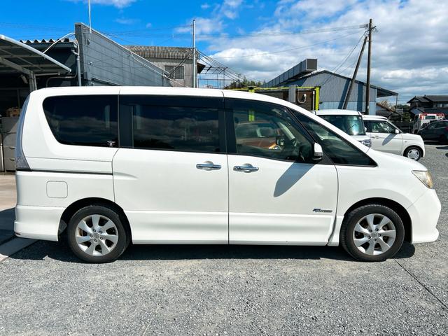 セレナ ハイウェイスター　Ｓ－ハイブリッド　ＥＴＣ　バックカメラ　ナビ　ＴＶ　オートクルーズコントロール　両側スライド・片側電動　オートライト　スマートキー　アイドリングストップ　電動格納ミラー　３列シート　ウォークスルー　ＣＶＴ（25枚目）