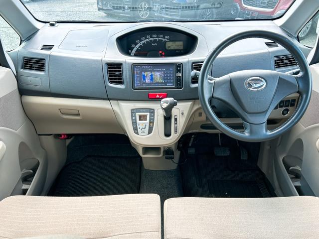 ムーヴ Ｘ　ＥＴＣ　ナビ　ＴＶ　スマートキー　アイドリングストップ　電動格納ミラー　ベンチシート　ＣＶＴ　盗難防止システム　ＡＢＳ　ＣＤ　Ｂｌｕｅｔｏｏｔｈ　アルミホイール　衝突安全ボディ　エアコン（2枚目）
