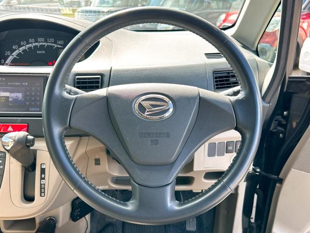 ムーヴ Ｘ　ＥＴＣ　ナビ　ＴＶ　スマートキー　アイドリングストップ　電動格納ミラー　ベンチシート　ＣＶＴ　盗難防止システム　ＡＢＳ　ＣＤ　Ｂｌｕｅｔｏｏｔｈ　アルミホイール　衝突安全ボディ　エアコン（3枚目）
