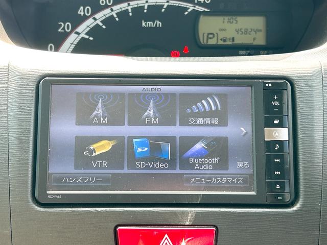 ムーヴ Ｘ　ＥＴＣ　ナビ　ＴＶ　スマートキー　アイドリングストップ　電動格納ミラー　ベンチシート　ＣＶＴ　盗難防止システム　ＡＢＳ　ＣＤ　Ｂｌｕｅｔｏｏｔｈ　アルミホイール　衝突安全ボディ　エアコン（5枚目）