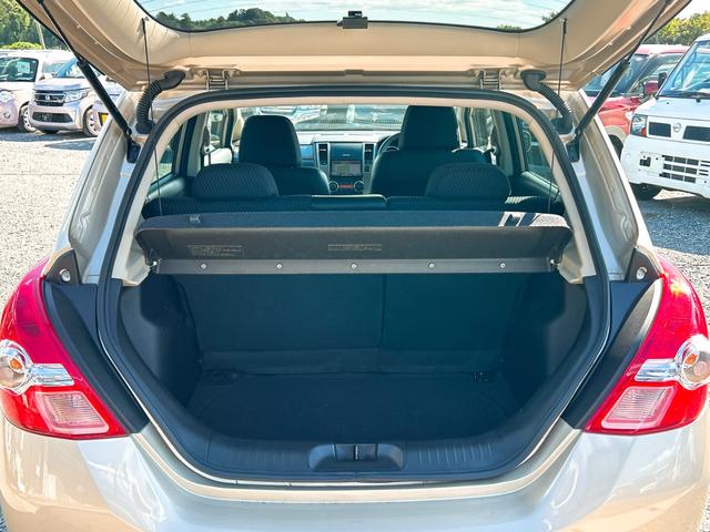 ティーダ １５Ｍ　ドライブレコーダー　バックカメラ　ナビ　ＴＶ　オートライト　キーレスエントリー　電動格納ミラー　ＣＶＴ　盗難防止システム　衝突安全ボディ　ＡＢＳ　ＣＤ　Ｂｌｕｅｔｏｏｔｈ　エアコン　パワーステアリング（19枚目）