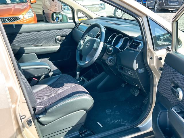 ティーダ １５Ｍ　ドライブレコーダー　バックカメラ　ナビ　ＴＶ　オートライト　キーレスエントリー　電動格納ミラー　ＣＶＴ　盗難防止システム　衝突安全ボディ　ＡＢＳ　ＣＤ　Ｂｌｕｅｔｏｏｔｈ　エアコン　パワーステアリング（39枚目）