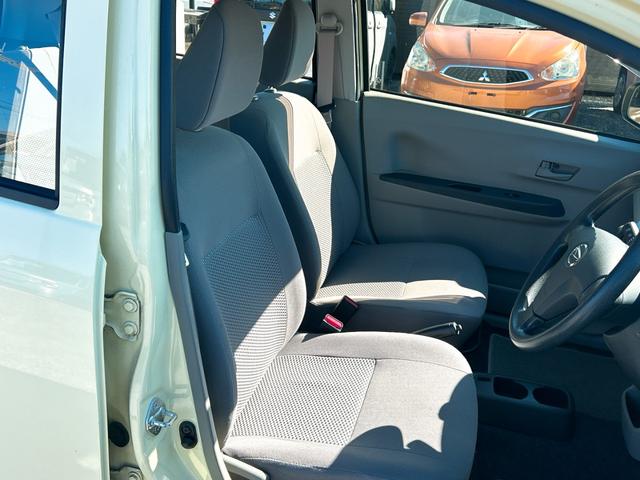 ミライース Ｌ　ＥＴＣ　キーレスエントリー　アイドリングストップ　ＣＶＴ　盗難防止システム　ＡＢＳ　ＣＤ　ミュージックプレイヤー接続可　衝突安全ボディ　エアコン　パワーステアリング（11枚目）