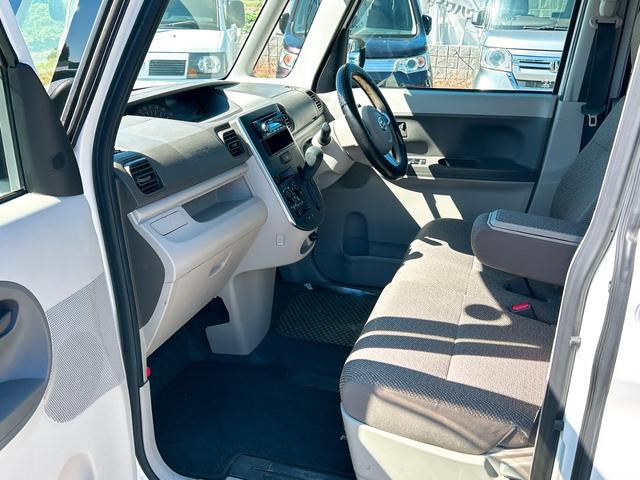 タント Ｌ　両側スライドドア　キーレスエントリー　アイドリングストップ　電動格納ミラー　ベンチシート　ＣＶＴ　盗難防止システム　ＡＢＳ　ＥＳＣ　ＣＤ　衝突安全ボディ　エアコン　パワーステアリング　パワーウィンドウ（9枚目）