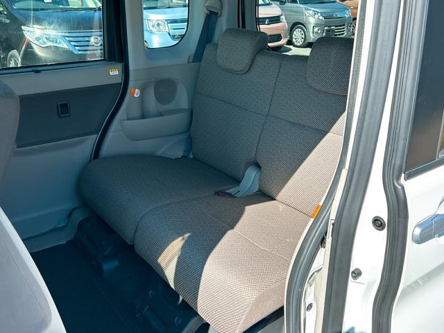 タント Ｌ　両側スライドドア　キーレスエントリー　アイドリングストップ　電動格納ミラー　ベンチシート　ＣＶＴ　盗難防止システム　ＡＢＳ　ＥＳＣ　ＣＤ　衝突安全ボディ　エアコン　パワーステアリング　パワーウィンドウ（11枚目）