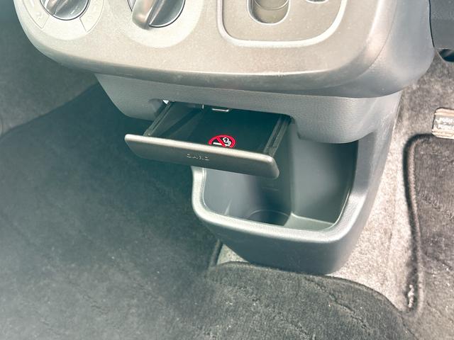 モコ Ｓ　キーレスエントリー　電動格納ミラー　ベンチシート　ＣＶＴ　盗難防止システム　ＡＢＳ　衝突安全ボディ　エアコン　パワーステアリング　パワーウィンドウ（28枚目）