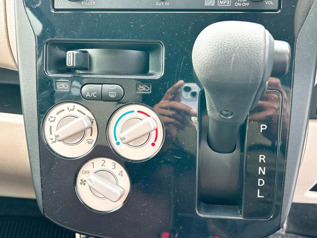 ｅＫワゴン Ｅ　ＥＴＣ　キーレスエントリー　電動格納ミラー　シートヒーター　ベンチシート　ＣＶＴ　ＡＢＳ　ＥＳＣ　ＣＤ　ミュージックプレイヤー接続可　衝突安全ボディ　エアコン　パワーステアリング　パワーウィンドウ（5枚目）