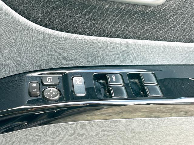 パレットＳＷ ＸＳ　両側スライド・片側電動　ナビ　ＴＶ　オートライト　ＨＩＤ　スマートキー　電動格納ミラー　ベンチシート　ＡＢＳ　ＣＤ　ＤＶＤ再生　ミュージックプレイヤー接続可（12枚目）