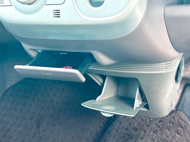 モコ E ショコラティエ スマートキー 電動格納ミラー ベンチシート AT 盗難防止システム ABS CD MD 衝突安全ボディ エアコン パワーステアリング パワーウィンドウ(28枚目)