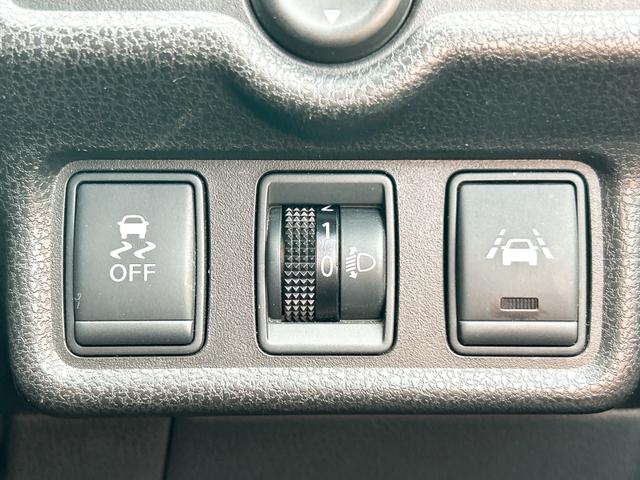 ノート X DIG-S エマージェンシーブレーキパッケージ レーンアシスト 衝突被害軽減システム スマートキー アイドリングストップ 電動格納ミラー CVT 盗難防止システム 衝突安全ボディ ABS ESC CD ミュージックプレイヤー接続可 エアコン(9枚目)