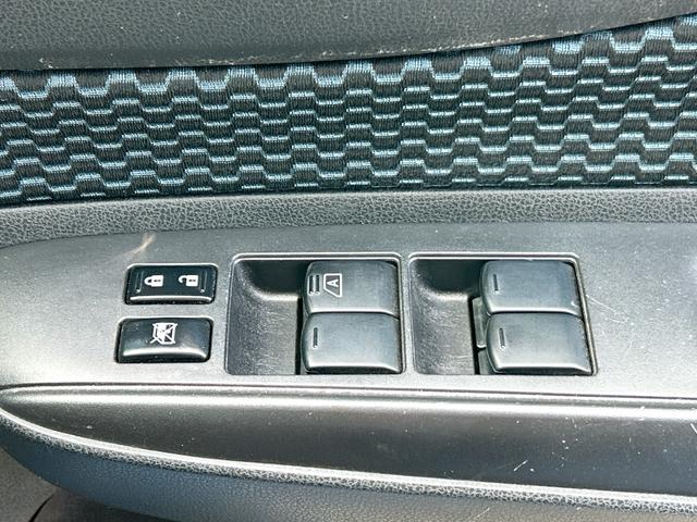 ノート X DIG-S エマージェンシーブレーキパッケージ レーンアシスト 衝突被害軽減システム スマートキー アイドリングストップ 電動格納ミラー CVT 盗難防止システム 衝突安全ボディ ABS ESC CD ミュージックプレイヤー接続可 エアコン(11枚目)