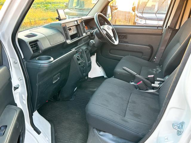 ハイゼットカーゴ DX SAIII AT 衝突被害軽減システム クリアランスソナー ETC ナビ TV 両側スライドドア キーレスエントリー アイドリングストップ オートマチックハイビーム ABS ESC エアコン(33枚目)