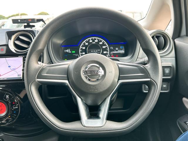 ノート e-パワー X 全周囲カメラ ナビ TV クリアランスソナー レーンアシスト 衝突被害軽減システム オートライト スマートキー 電動格納ミラー CVT 盗難防止システム 衝突安全ボディ ABS ESC CD(3枚目)