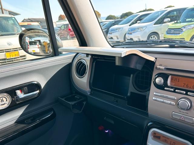 アルトラパン 10thアニバーサリーリミテッド オートライト スマートキー 電動格納ミラー シートヒーター ベンチシート CVT 盗難防止システム ABS CD アルミホイール 衝突安全ボディ エアコン パワーステアリング パワーウィンドウ(9枚目)