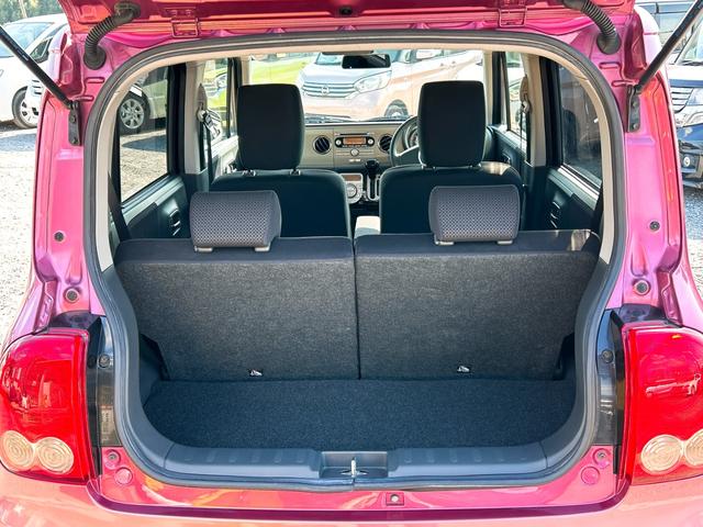 アルトラパン 10thアニバーサリーリミテッド オートライト スマートキー 電動格納ミラー シートヒーター ベンチシート CVT 盗難防止システム ABS CD アルミホイール 衝突安全ボディ エアコン パワーステアリング パワーウィンドウ(19枚目)