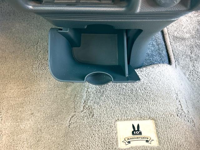 アルトラパン 10thアニバーサリーリミテッド オートライト スマートキー 電動格納ミラー シートヒーター ベンチシート CVT 盗難防止システム ABS CD アルミホイール 衝突安全ボディ エアコン パワーステアリング パワーウィンドウ(22枚目)