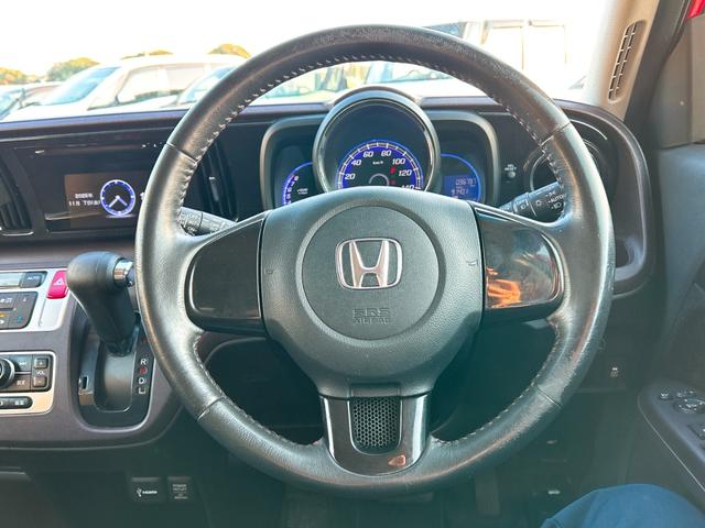 N-ONE プレミアム・Lパッケージ バックカメラ オートライト HID スマートキー アイドリングストップ 電動格納ミラー ベンチシート CVT 盗難防止システム ABS ESC CD USB アルミホイール 衝突安全ボディ エアコン(3枚目)