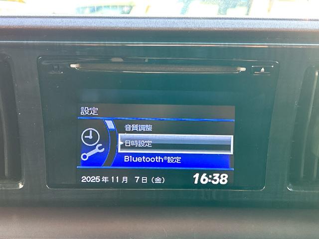 N-ONE プレミアム・Lパッケージ バックカメラ オートライト HID スマートキー アイドリングストップ 電動格納ミラー ベンチシート CVT 盗難防止システム ABS ESC CD USB アルミホイール 衝突安全ボディ エアコン(5枚目)