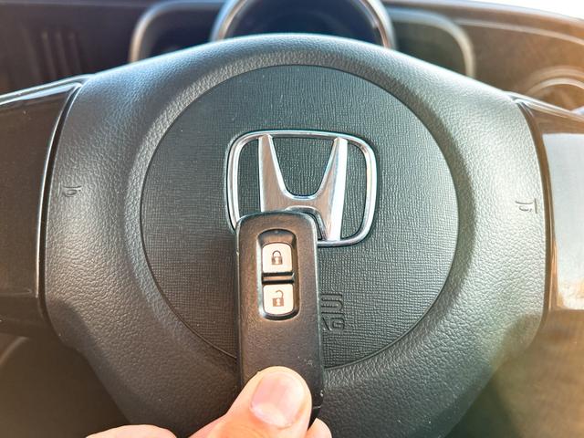 N-ONE プレミアム・Lパッケージ バックカメラ オートライト HID スマートキー アイドリングストップ 電動格納ミラー ベンチシート CVT 盗難防止システム ABS ESC CD USB アルミホイール 衝突安全ボディ エアコン(10枚目)