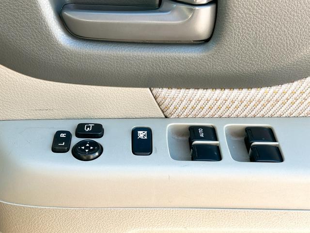 スペーシア Ｘ　バックカメラ　両側スライド・片側電動　ナビ　スマートキー　アイドリングストップ　電動格納ミラー　ベンチシート　ＣＶＴ　盗難防止システム　ＡＢＳ　ＣＤ　ＵＳＢ　衝突安全ボディ　エアコン（11枚目）