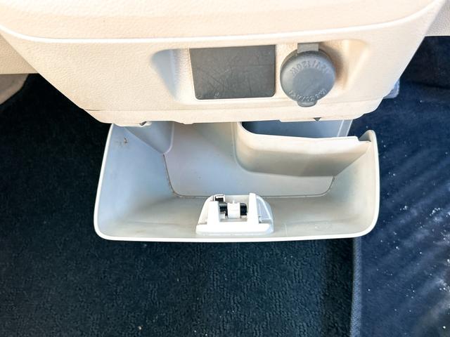 スペーシア Ｘ　バックカメラ　両側スライド・片側電動　ナビ　スマートキー　アイドリングストップ　電動格納ミラー　ベンチシート　ＣＶＴ　盗難防止システム　ＡＢＳ　ＣＤ　ＵＳＢ　衝突安全ボディ　エアコン（31枚目）