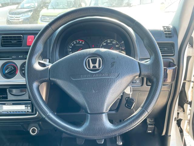 ハンドルの状態が悪いと運転に集中できませんよね。こちらの車、お気軽にお問い合わせください。