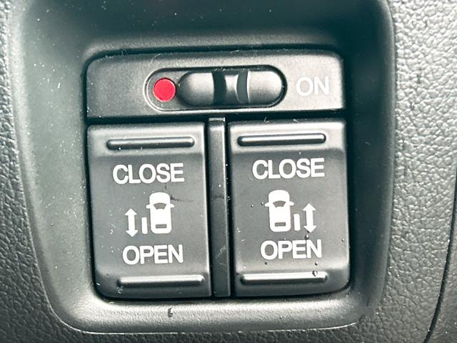 Ｎ－ＢＯＸカスタム Ｇ・ターボＡパッケージ　ＥＴＣ　バックカメラ　両側電動スライドドア　ナビ　オートクルーズコントロール　衝突被害軽減システム　オートライト　ＨＩＤ　スマートキー　アイドリングストップ　電動格納ミラー　ベンチシート　ＣＶＴ（7枚目）