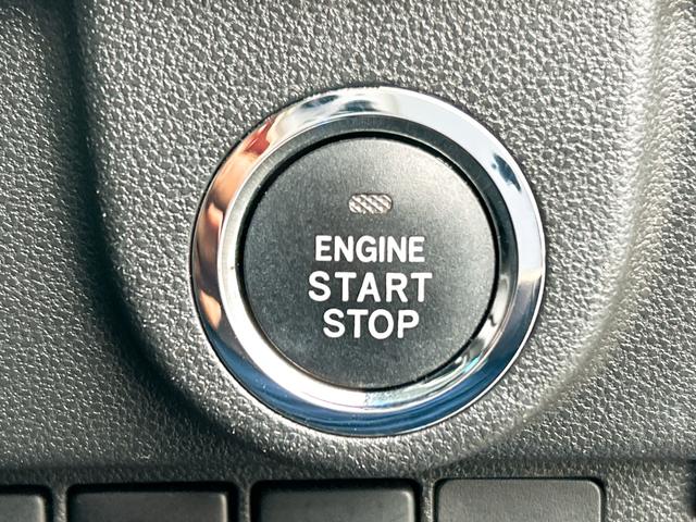 エンジン始動も楽チンです。イチイチ鍵を出す手間も無くなりますよ。