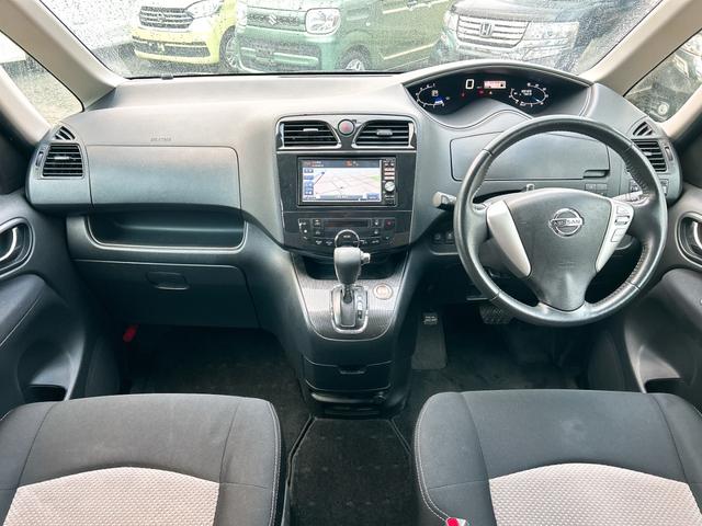 運転者にとっては日々使用することとなる運転席です。運転席が快適だと運転に集中することができますね。