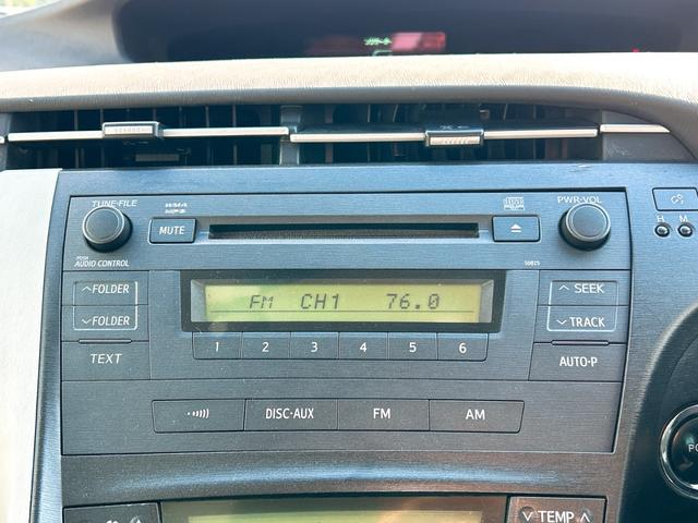 プリウス S LEDエディション ETC アルミホイール オートライト LEDヘッドランプ ヘッドライトウォッシャー CVT スマートキー アイドリングストップ 電動格納ミラー 盗難防止システム CD 衝突安全ボディ ABS ESC(4枚目)