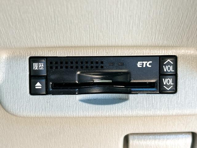 プリウス S LEDエディション ETC アルミホイール オートライト LEDヘッドランプ ヘッドライトウォッシャー CVT スマートキー アイドリングストップ 電動格納ミラー 盗難防止システム CD 衝突安全ボディ ABS ESC(6枚目)